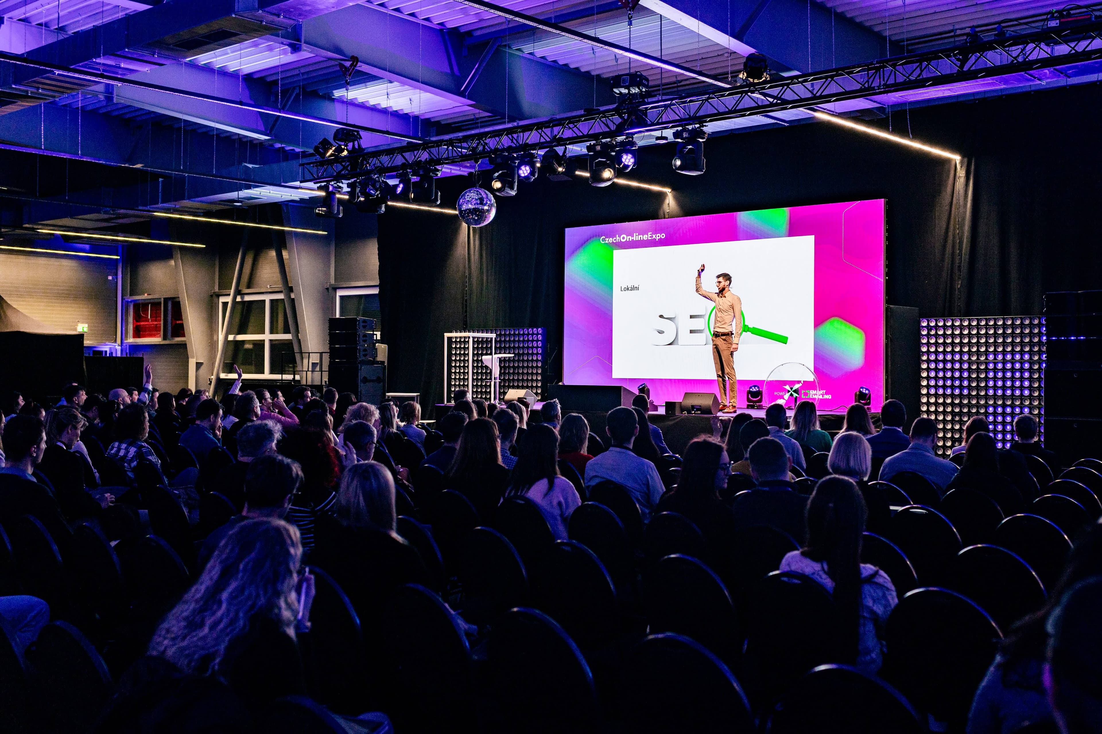 Pavel Strousek přednáší o Lokálním SEO na Czech Online Expo 2024